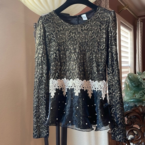 Beautiful black/gold lace top with pearls - Picture 1 of 5